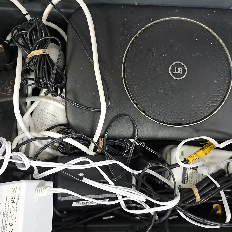 APPROXIMATELY 10 ASSORTED ELECTRICAL ITEMS TO INCLUDE VARIOUS CABLES, WI-FI ROUTERS, ETC