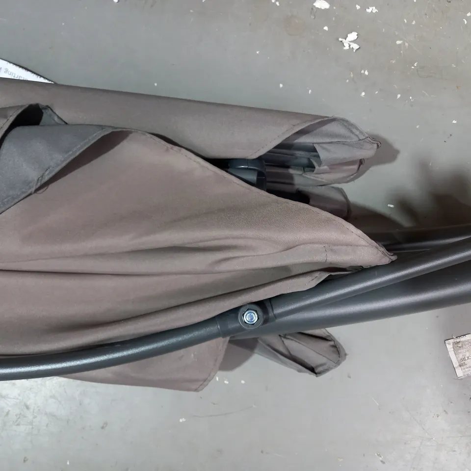 OUTLET INNOVATORS EASY UP 2.7M UMBRELLA - GRAPHITE