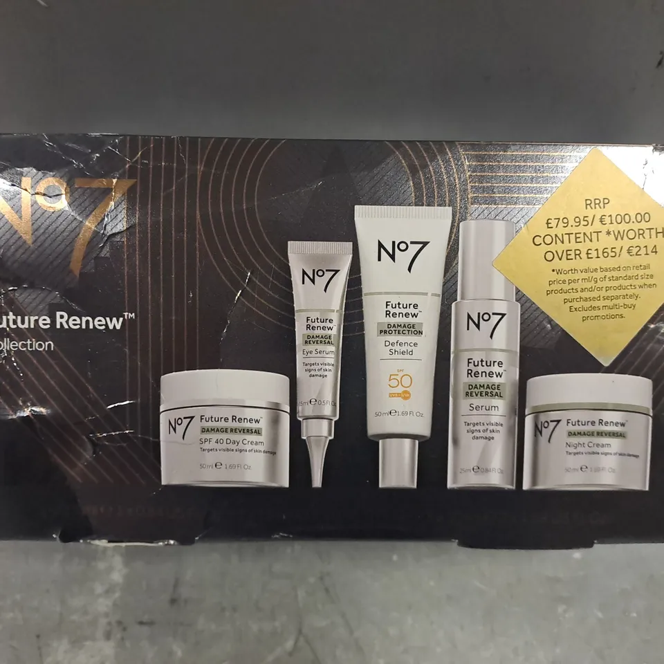 BOXED NO7 FUTURE RENEW COLLECTION GIFT SET