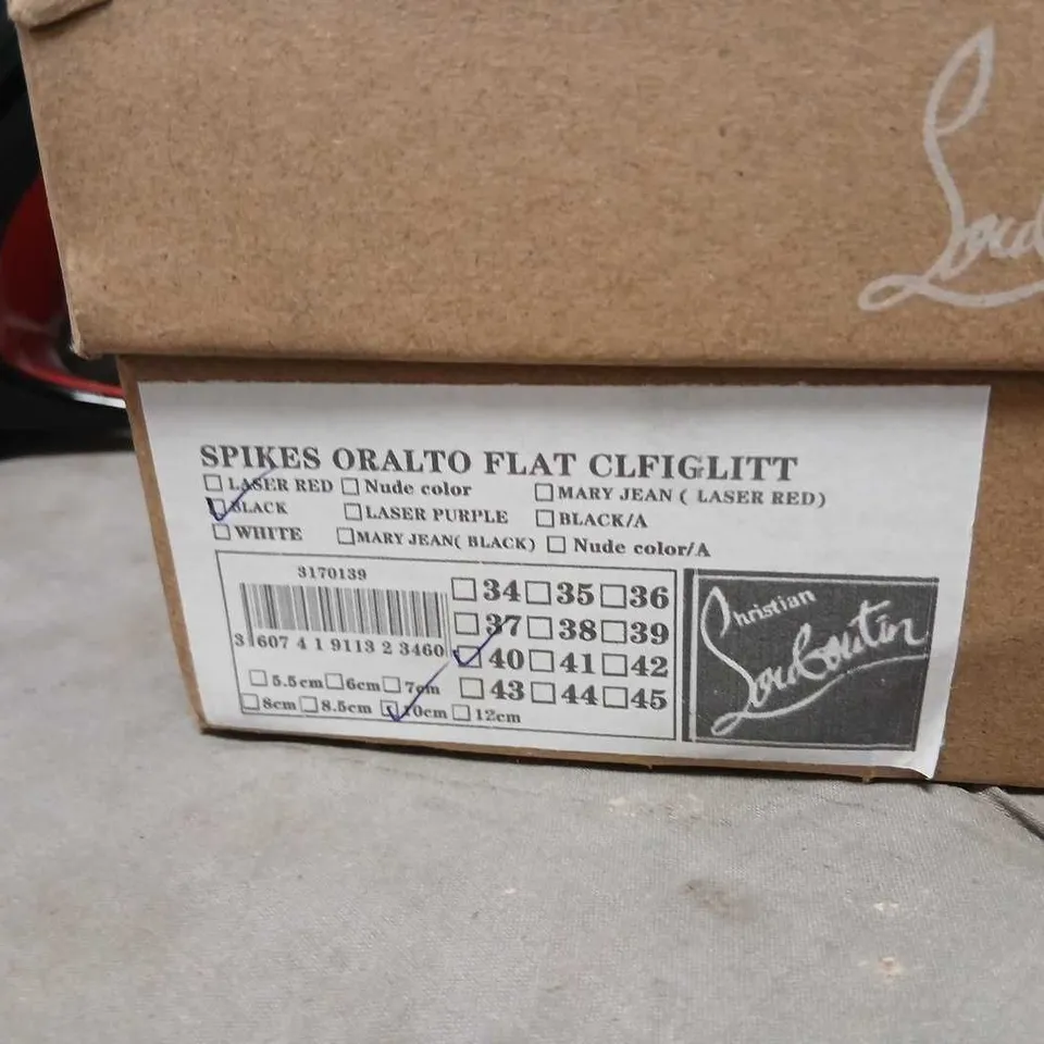 CHRISTIAN LOUBOUTIN BLACK PATENT LEATHER PUMPS – POINTED TOE HEELS 