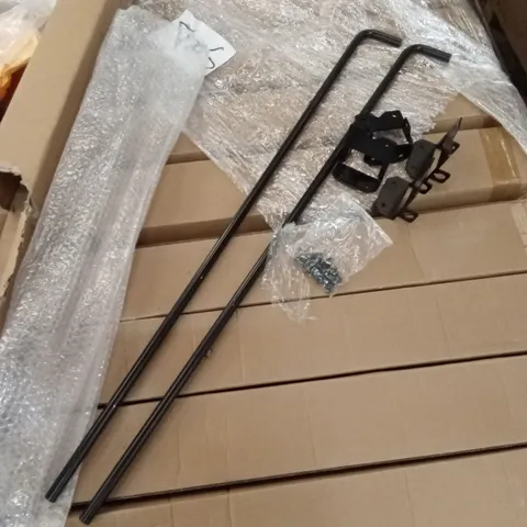 PALLET OF ASSORTED FURNITURE/FURNITURE PARTS