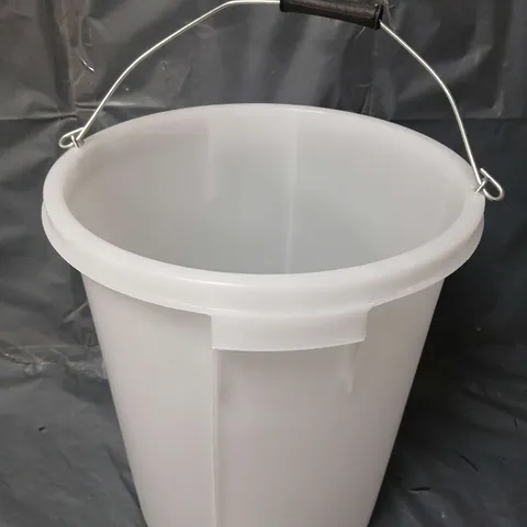 WHITE PLASTIC BUCKET WITH HANDLE