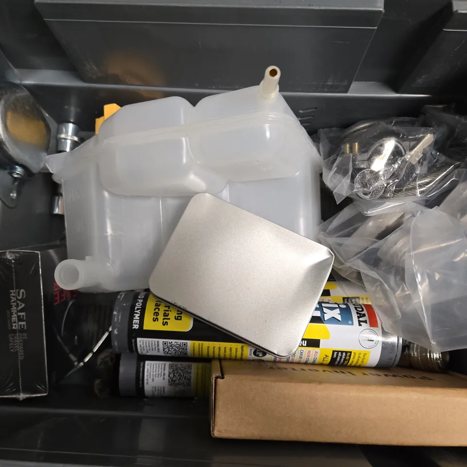 APPROXIMATELY 10 ASSORTED VEHICLE PARTS & ACCESSORIES TO INCLUDE SOUDAL FIX ALL, POWER INVERTER, SAFE HAMMER GLASS BREAKER, ETC