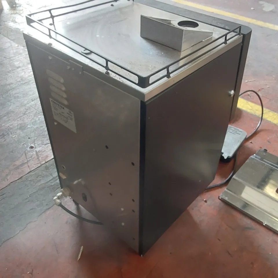 COFFETEK VITRO S3 COMMERCIAL COFFEE MACHINE WITH ASSORTED COFFEE MACHINE PARTS