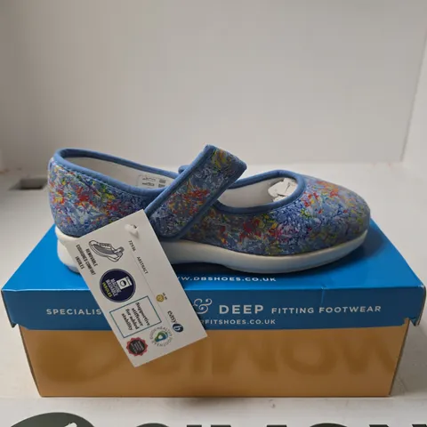DBSHOES ABSTRACT BLUE FITTIN 2V UK 4 SHOES BOXED