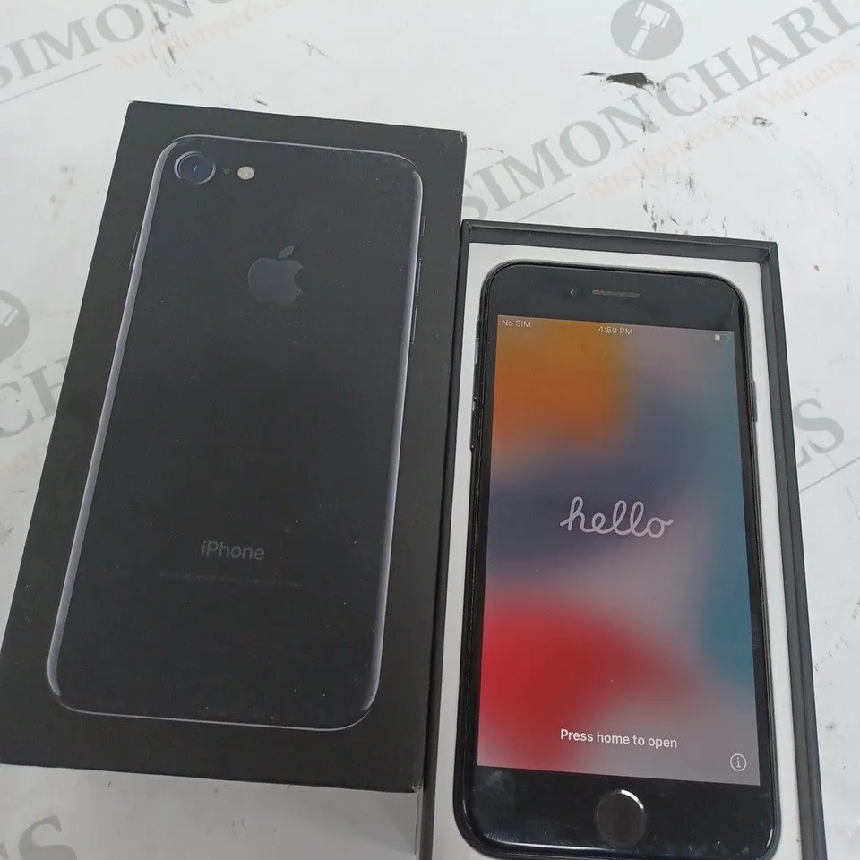 BOXED APPLE IPHONE 7 IN BLACK