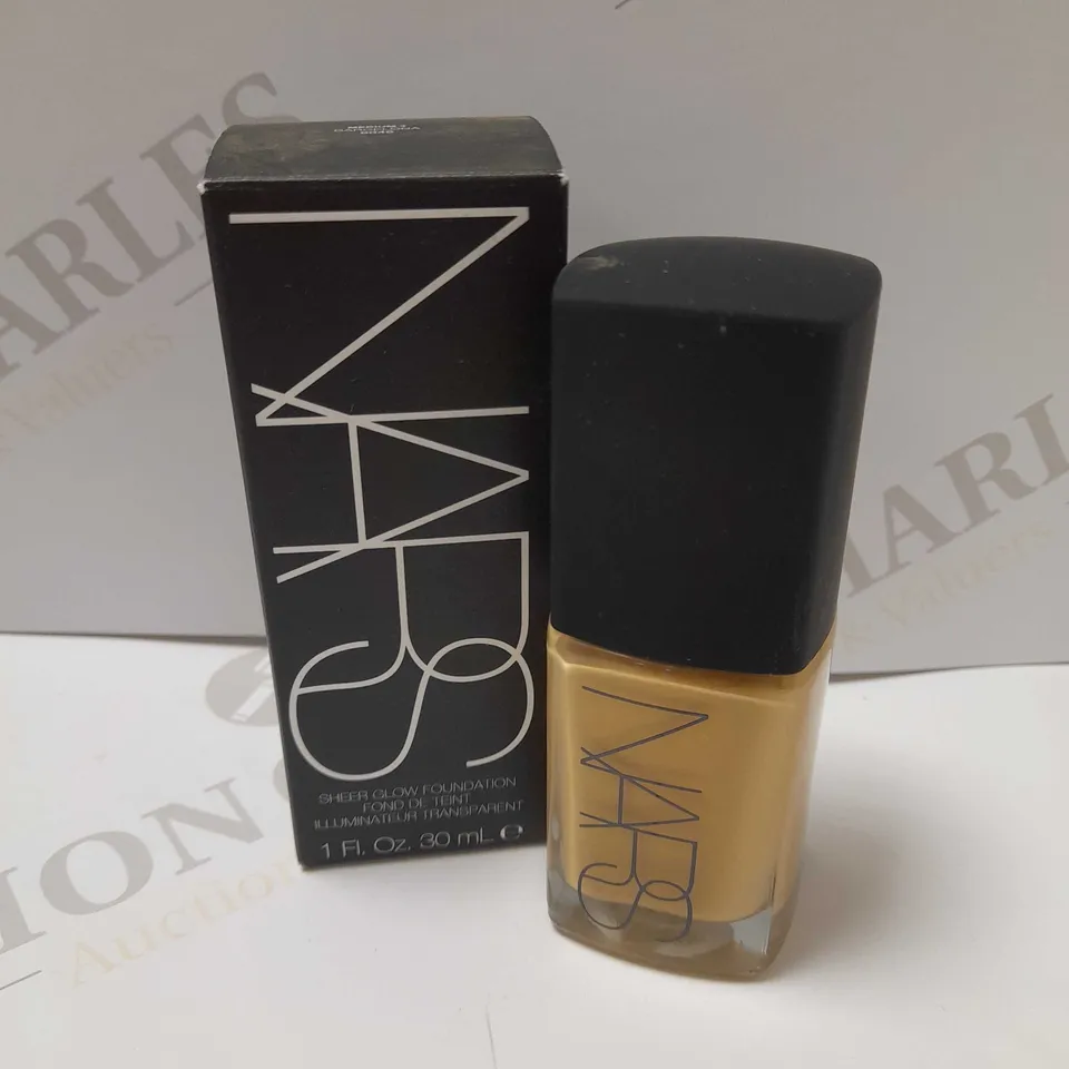 NARS SHEER GLOW FOUNDATION 30ML - MEDIUM 4 BARCELONA 
