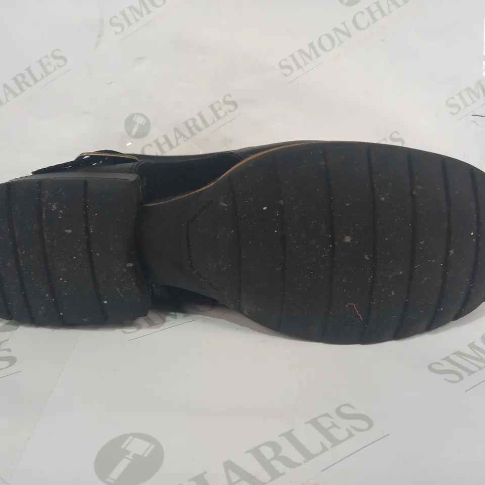 BOXED PAIR OF DESIGNER SIDE ZIP BOOTS IN BLACK SIZE UNSPECIFIED