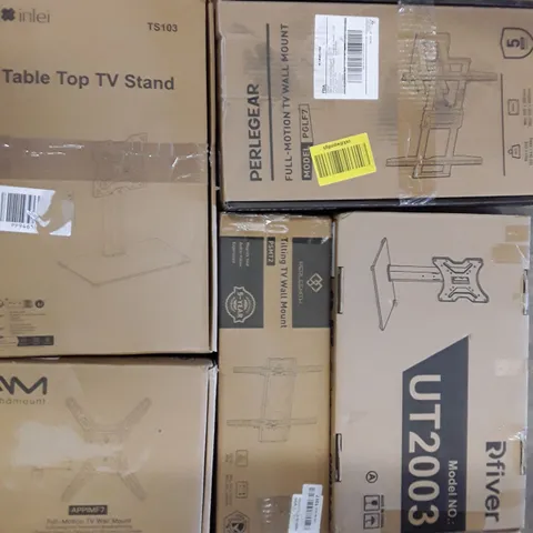 PALLET CONTAINING AN ASSORTMENT OF FULL TV AND MONITOR WALL MOUNT 