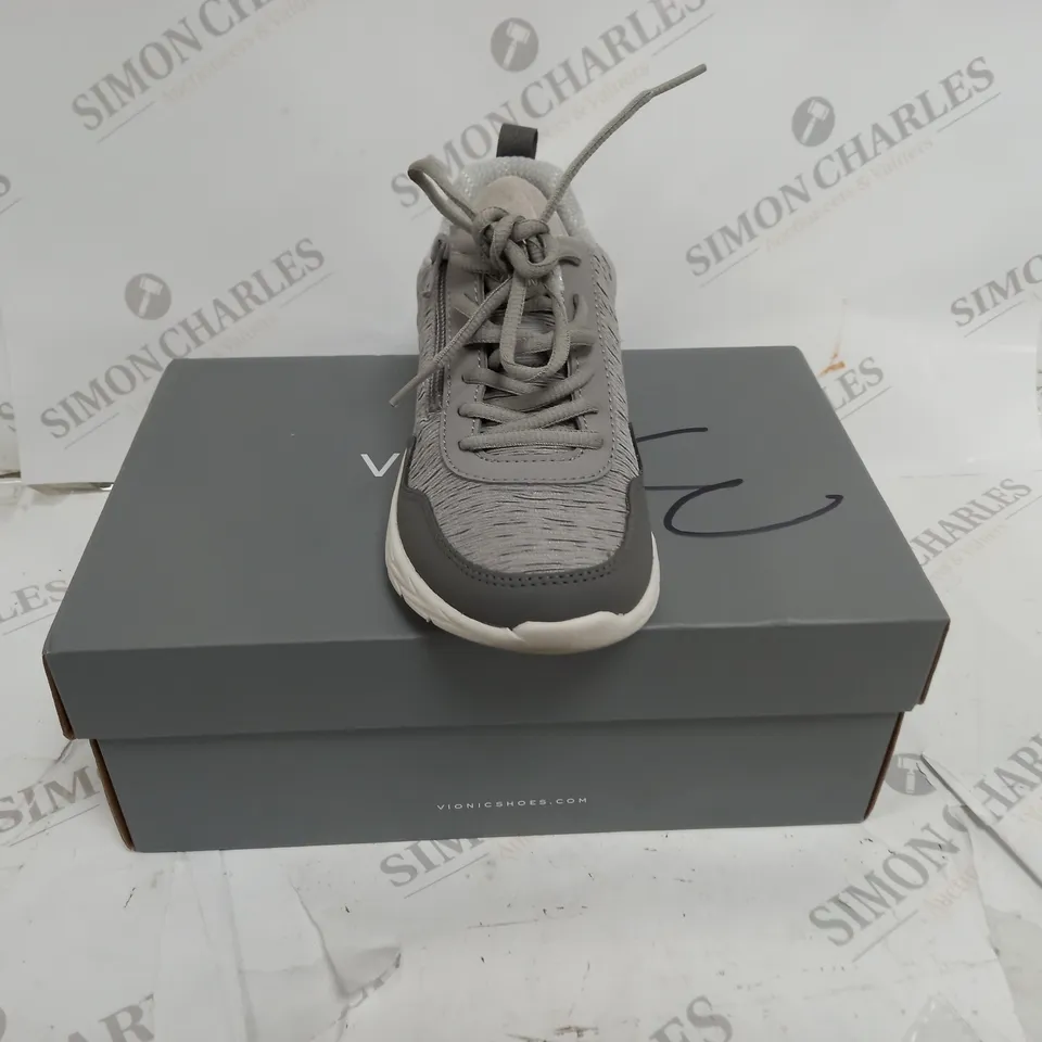 VIONIC BRISK JETTA TRAINERS SIZE 3