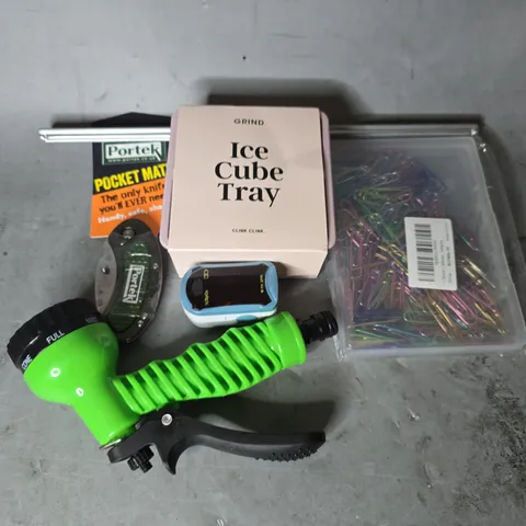 APPROXIMATELY 12 ASSORTED ITEMS TO INCLUDE - GRIND ICE CUBE TRAY , HOSE HEAD ,PAPER CLIPS ETC