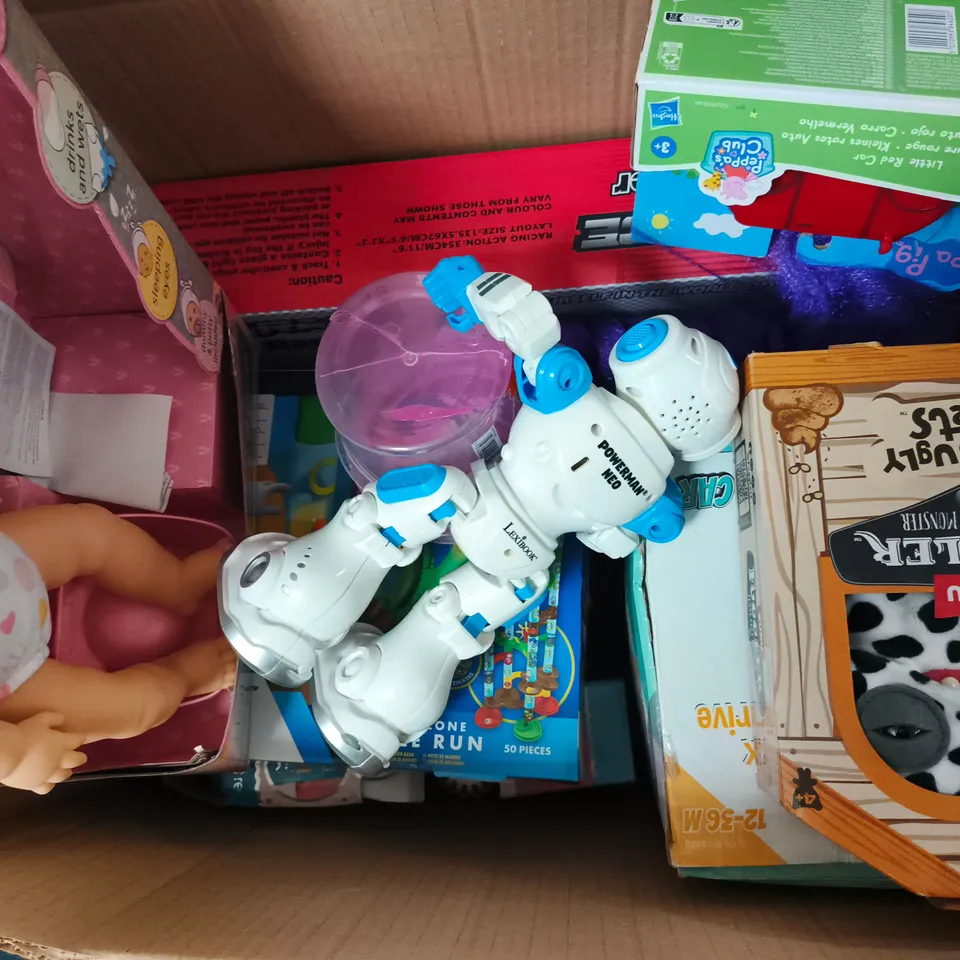 APPROXIMATELY 10 ASSORTED TOYS & GAMES PRODUCTS TO INCLUDE SONIC GREEN HILL ZONE SET, ZURU FUGGLER, POWERMAN NEO TOY, ETC - COLLECTION ONLY