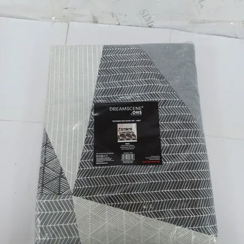 DREAMSCENE TEXTURED GEO DUVET SET GREY