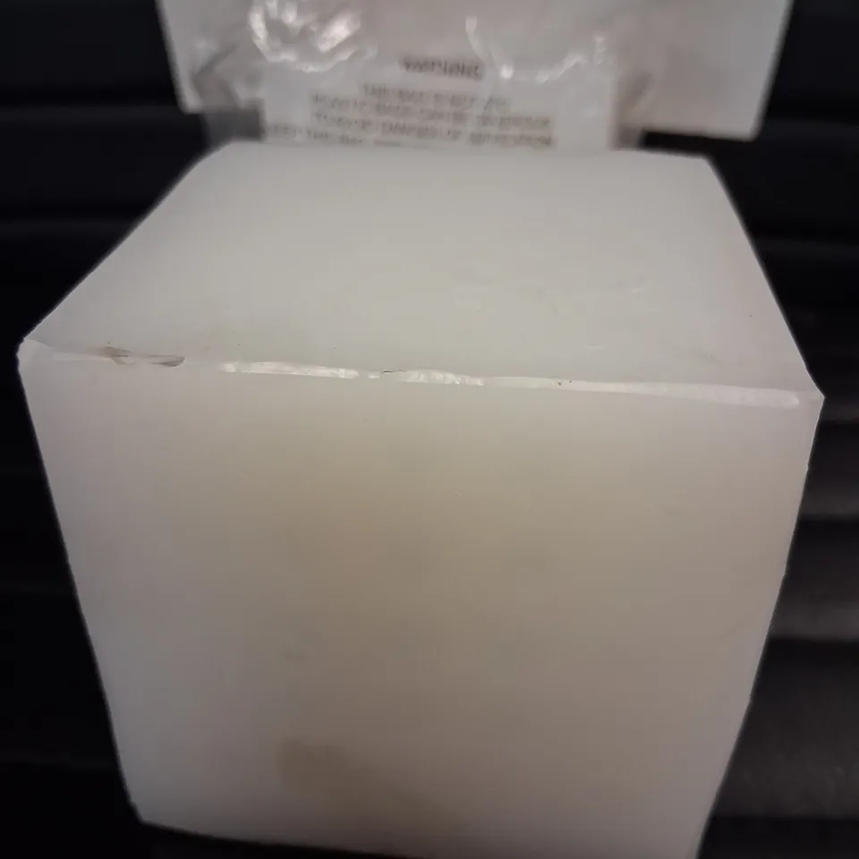 APPROXIMATELY 72 BRAND NEW HOBBY CRAFT SILICONE MOULDS RIBBED