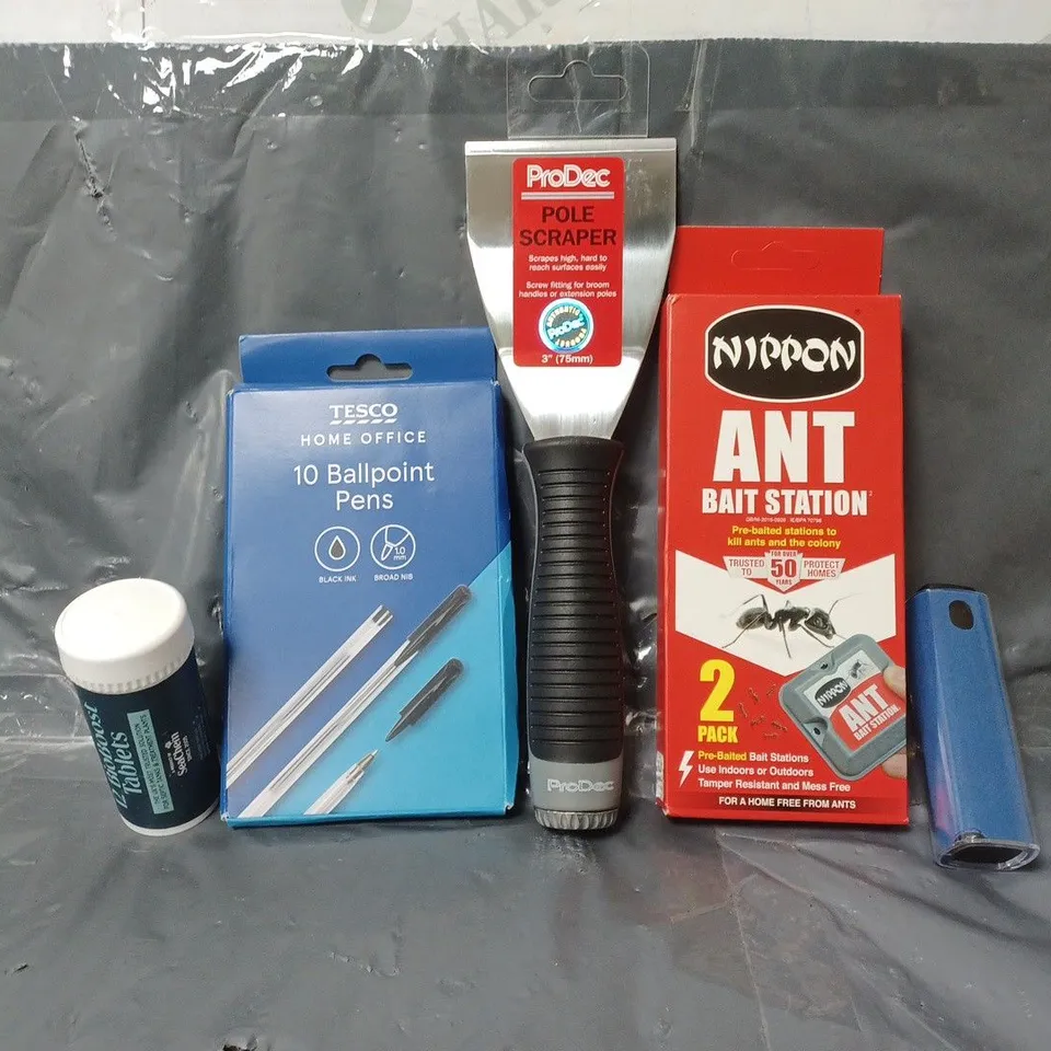 BOX OF APPROXIMATELY 15 ASSORTED ITEMS TO INCLUDE - NIPPON ANT BAIT STATION , TESCO 10 BALLPOINT PENS , PRODEC POLE SCRAPER ETC