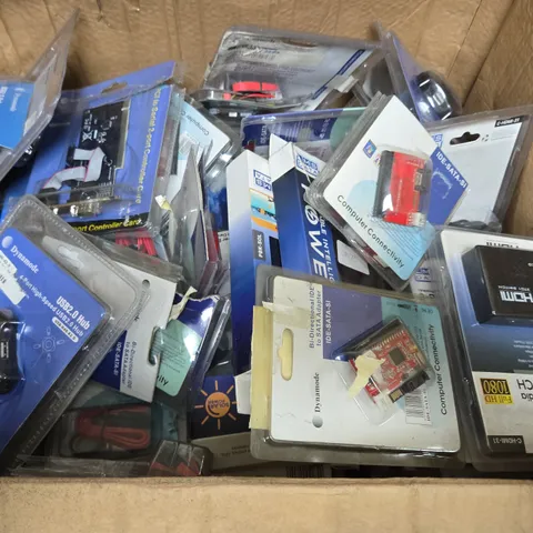 APPROXIMATELY 20 ASSORTED ELECTRICAL PRODUCTS TO INCLUDE USB HUBS, POWERBANK ETC 