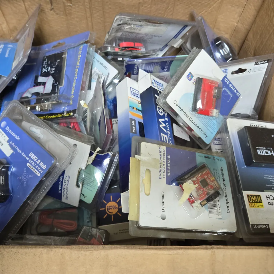 APPROXIMATELY 20 ASSORTED ELECTRICAL PRODUCTS TO INCLUDE USB HUBS, POWERBANK ETC 