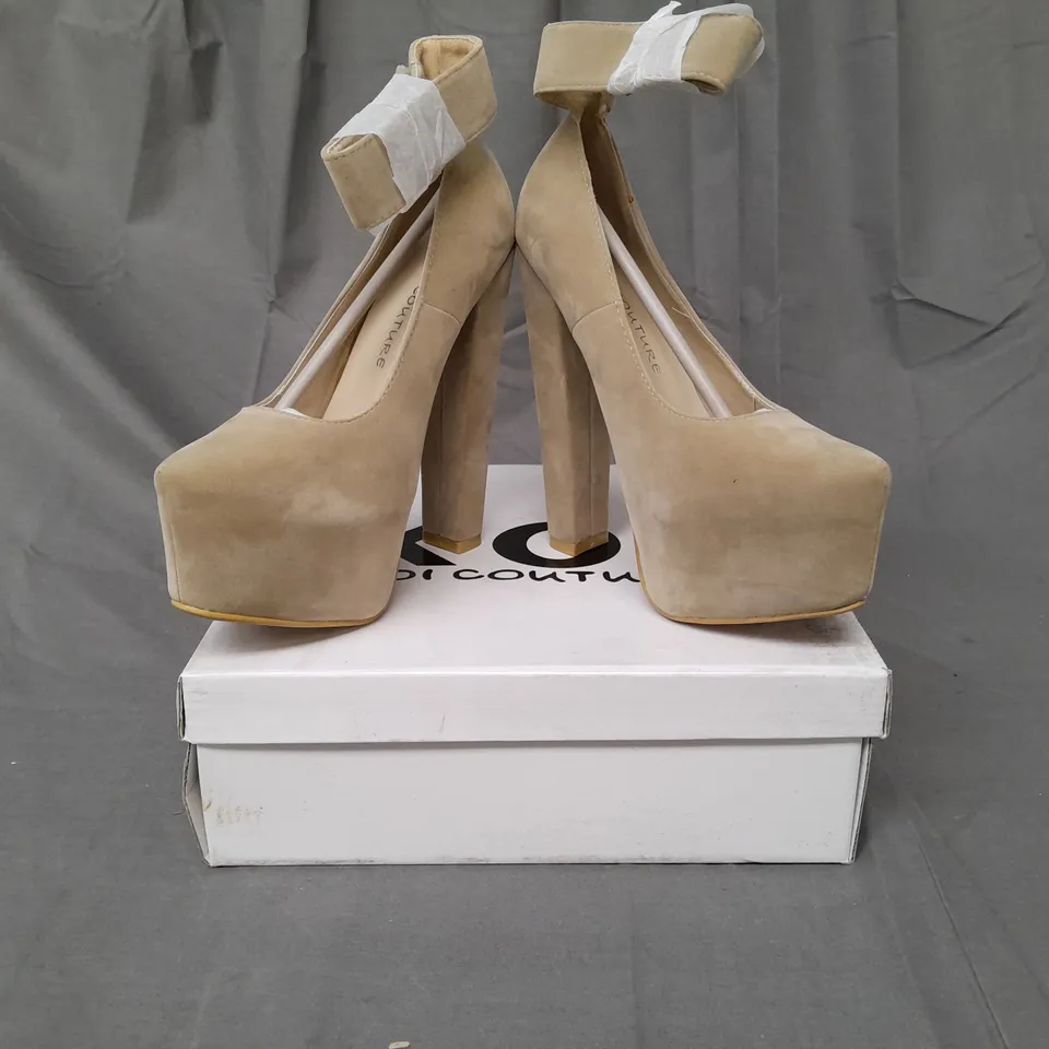 BOXED PAIR OF KOI COUTURE PLATFORM POINTED TOE HIGH HEEL FAUX SUEDE SHOES IN BEIGE SIZE 4