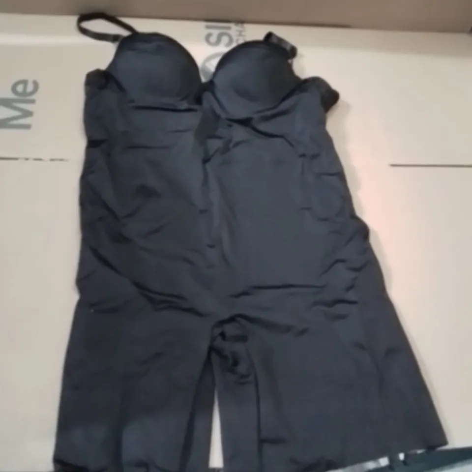 BOXED BRAND NEW APPROXIMATELY 15 MAGISCULPT BLACK BODY SUIT SIZE 38C