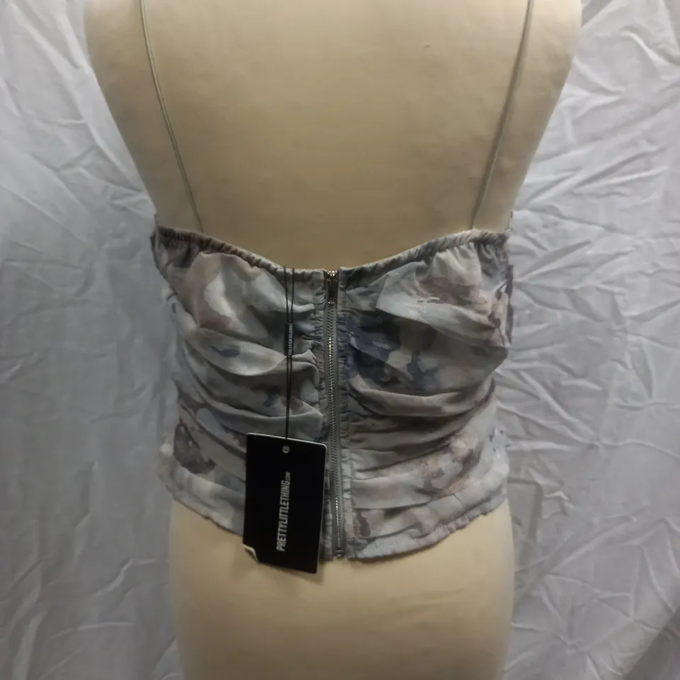 PRETTYLITTLETHING LIGHT GREY ABSTRACT RUCHED SPAGHETTI STRAP TOP - SIZE 14