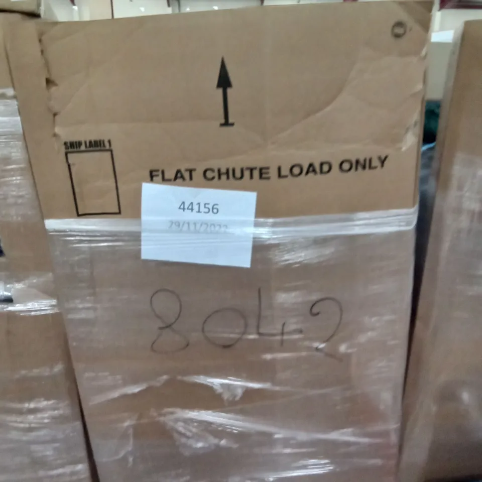 PALLET OF ASSORTED ITEMS INCLUDING ELEGANT LED MIRROR, LEISURE CHAIR, CAMPLUX OUTDOOR GAS WATER HEATER, STEP LADDER