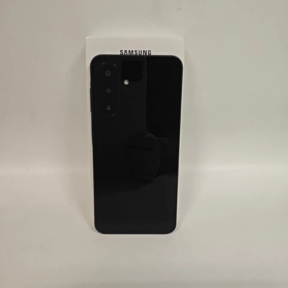 BOXED SAMSUNG GALAXY A26 5G 8/256GB IN BLACK - SM-A266B