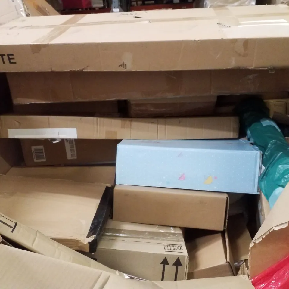 PALLET CONTAINING ASSORTED PRODUCTS INCLUDING GARMENT RACK, RETRACTABLE SAFETY GATE, SEMI ENCLOSED CAT LITTER BOX & TANDOOR OVEN