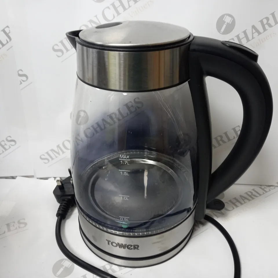 BOXED TOWER OMBRE 1.7 LITRE SMOKED GLASS KETTLE