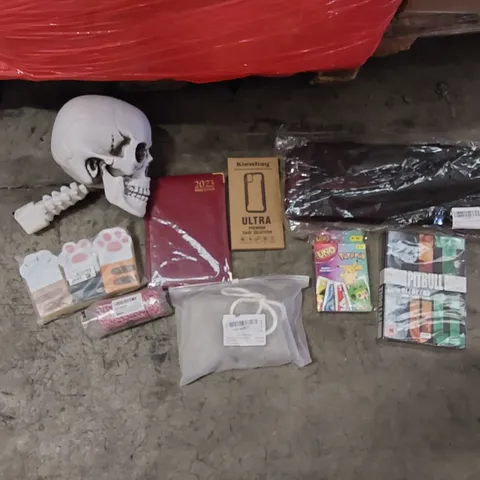 PALLET OF ASSORTED ITEMS INCLUDING: BBQ GRILL TOOLS HALLOWEEN DECORATIONS, SCOURERS, 2023 DIARY, DVD SET, PHONE CASE, MENS SWIMING SHORTS, TWINE STRING, UNO CARDS