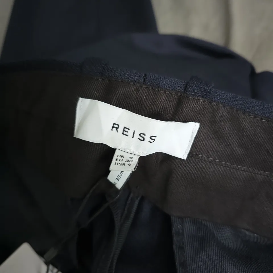 REISS HANSLEY SLIM LEG TROUSERS IN NAVY - UK 8