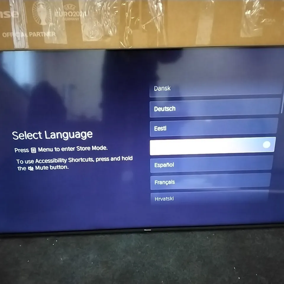 HISENSE 55" QLED 4K TV - 55E7KQTUK
