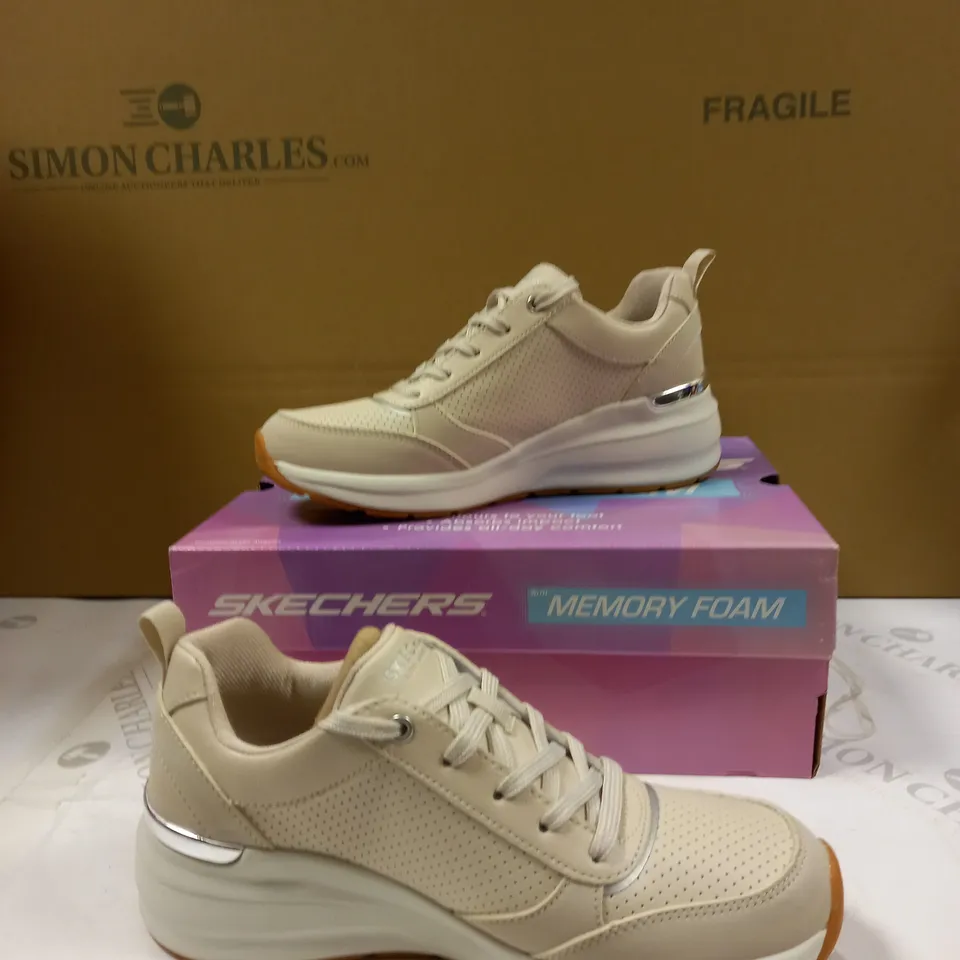 SKECHERS LA OFF WHITE SPORTS TRAINERS - SIZE 3.5