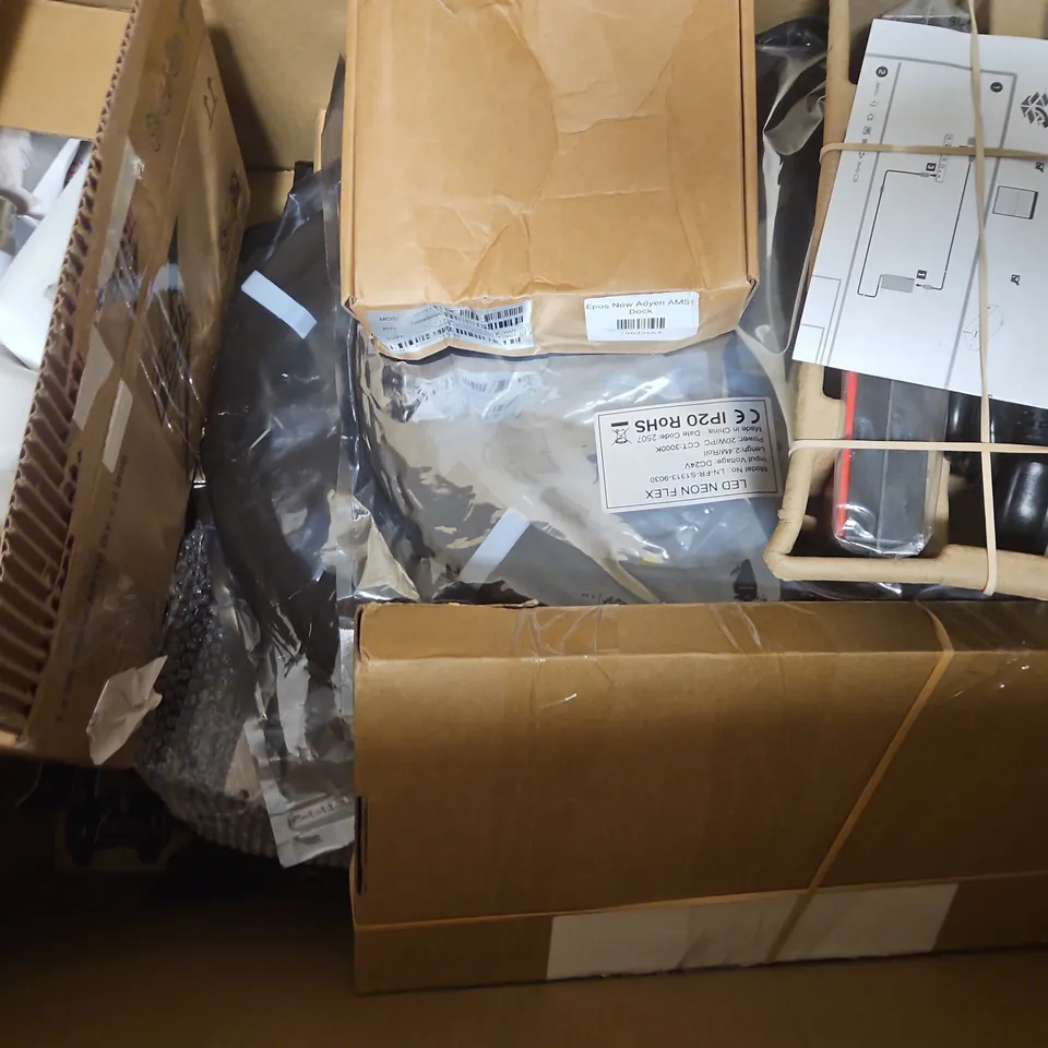 BOX OF APPROXIMATELY 10 ASSORTED ELECTRICAL HOUSEHOLD ITEMS - COLLECTION ONLY