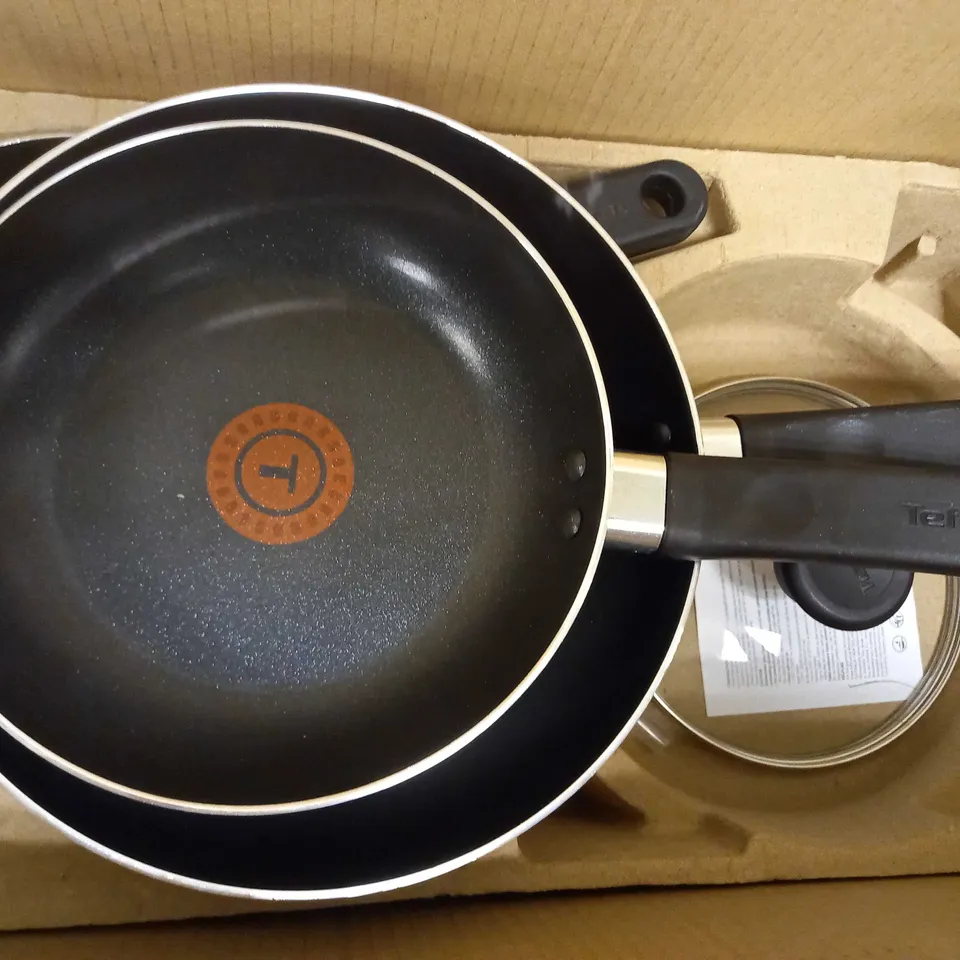 TEFAL ESSENTIAL COOKWARE SET