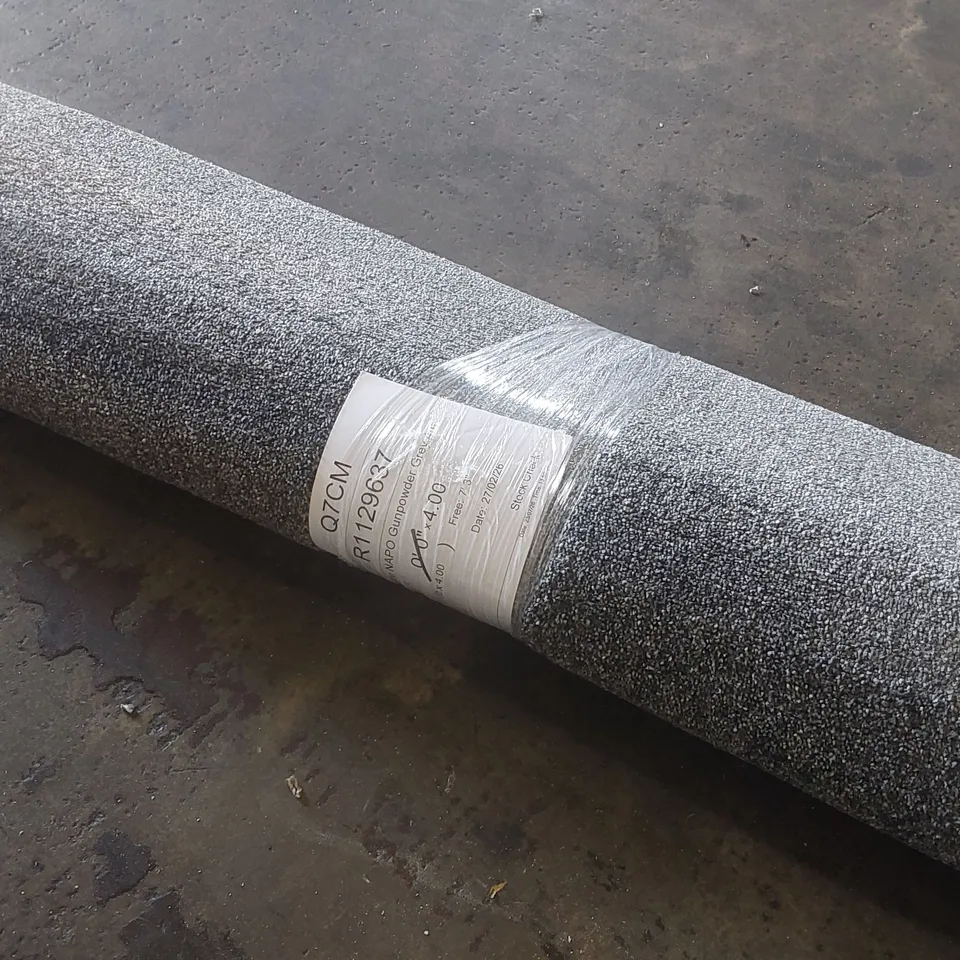 ROLL OF QUALITY HILLSIDE NAPO GUNPOWDER GREY CARPET - APPROXIMATELY 2.25 x 4m