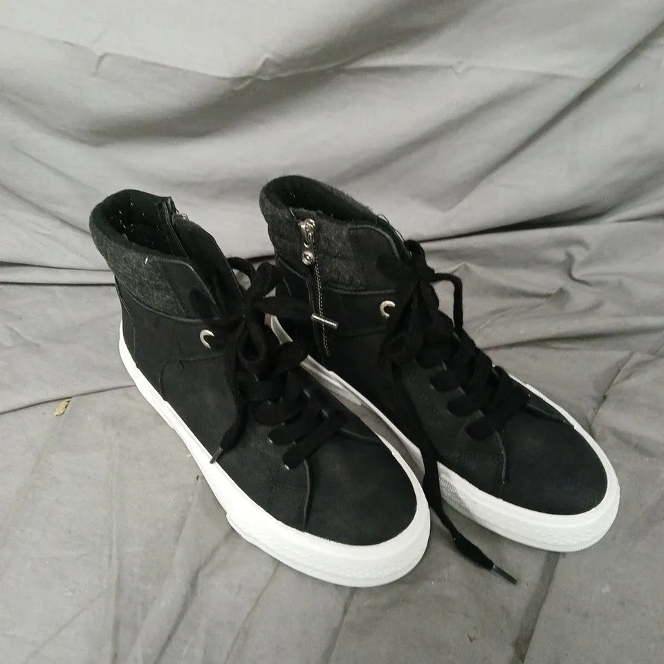 BLOWFISH MALIBU WAVERLY HI TOP TRAINERS - 6