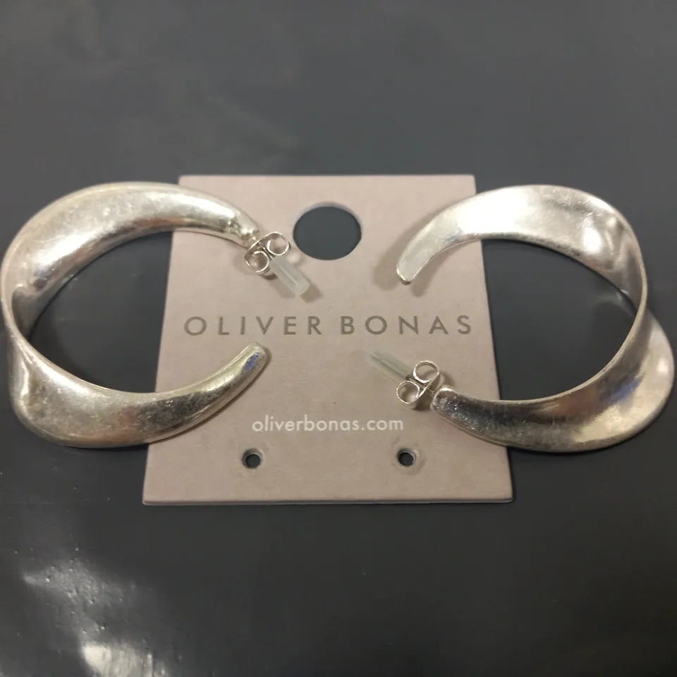 OLIVER BONAS MARIA BRUSHED SILVER TWIST EARRINGS