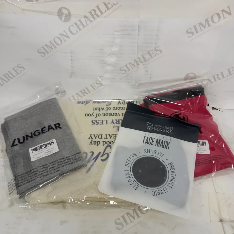 LOT OF APPROXIMATELY 20 HOUSEHOLD AND DECORATIVE ITEMS TO INCLUDE NECK SNOOD, FACEMASKS, DECORATIVE FABRIC ETC