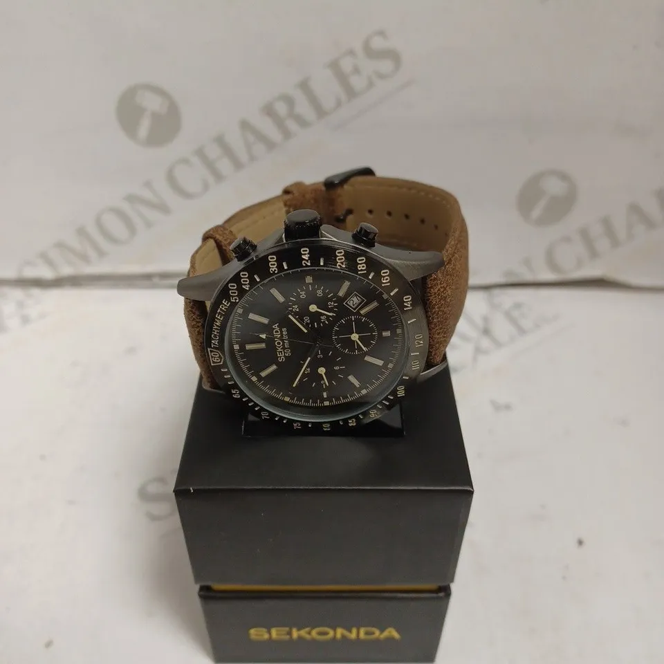 BOXED SEKONDA WATCH - STAINLESS STEEL BACK - JAPAN MOVEMENT - LEATHER UPPER STRAP - SUB DIAL - WATER RESISTANT 50M. 