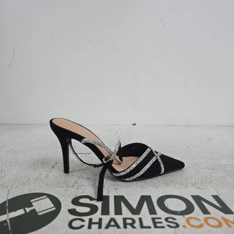 NEW LOOK WOMEN'S BLACK SANDALS WITH RHINESTONE STRAPS – UK 7