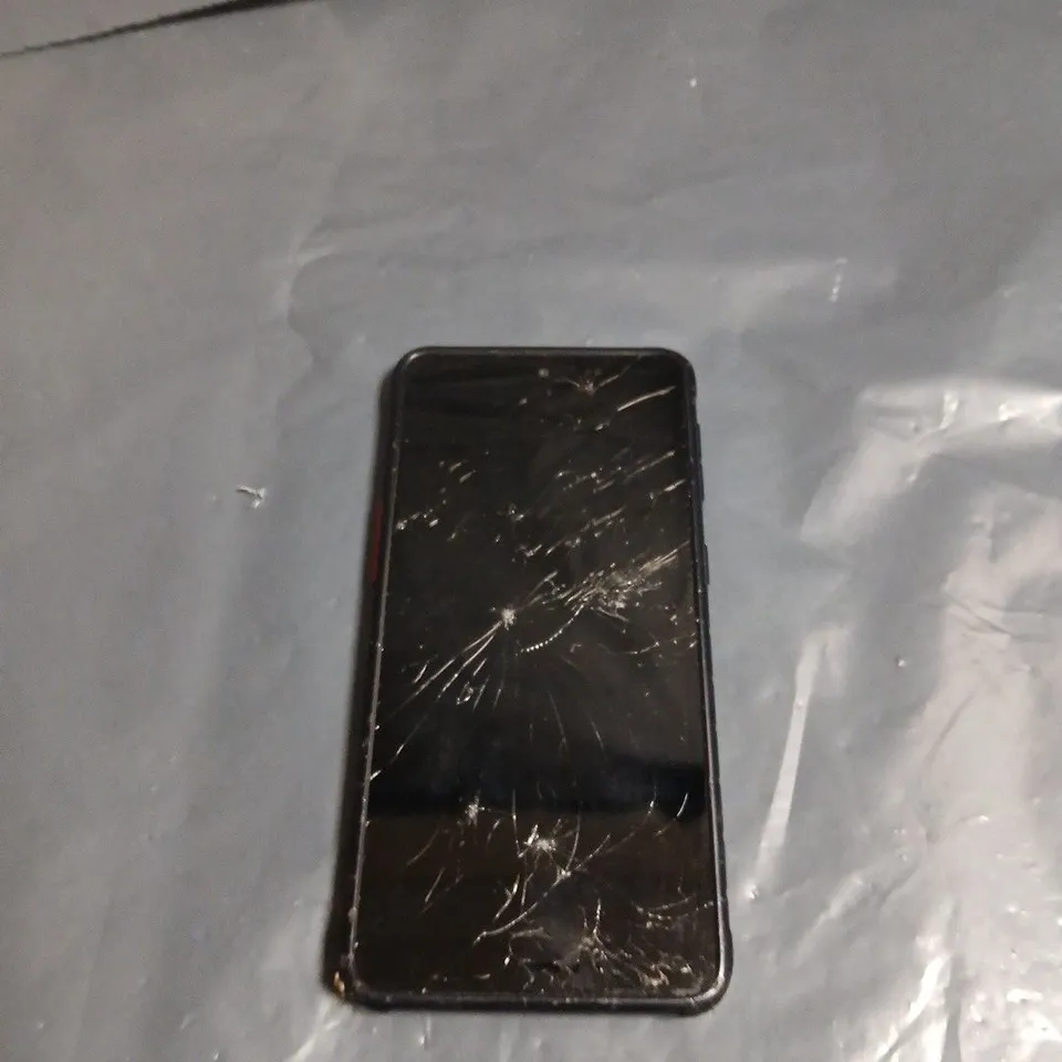 SAMSUNG SMARTPHONE – BLACK, CRACKED SCREEN 