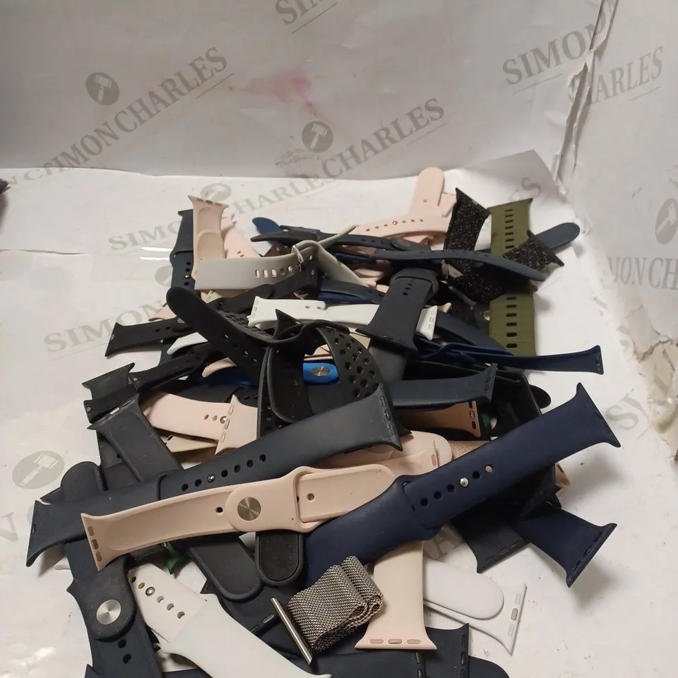 APPROXIMATELY 30 ASSORTED LOOSE SMART WATCH STRAPS IN VARIOUS DESIGNS & SIZES