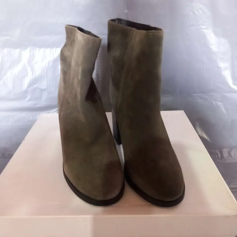 BOXED SOLEA PIGALLE KHAKI SUEDE ANKLE BOOTS SIZE 3
