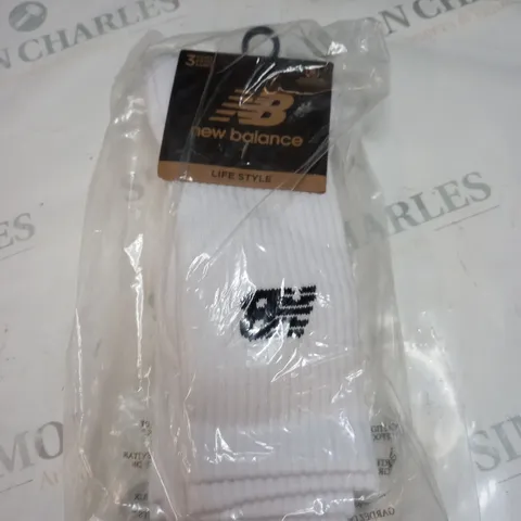 PACK OF 3 WHITE NEW BALANCE SOCKS SIZE S