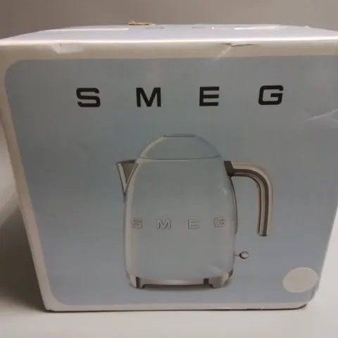 BOXED SMEG KETTLE - WHITE