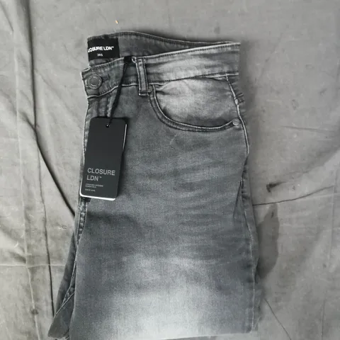 CLOSURE DENIM JEANS IN GREY SIZE 30S