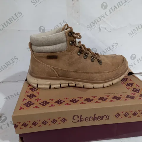 BOXED SKECHERS SYNERGY WARM TECH BOOTS, CHESTNUT - SIZE 6.5