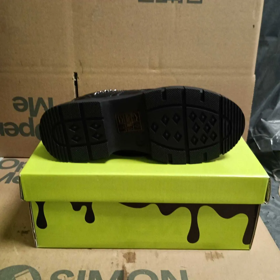 KOI KIDZ LIL BANE OF EXILE TRAINERS BLACK SIZE 1