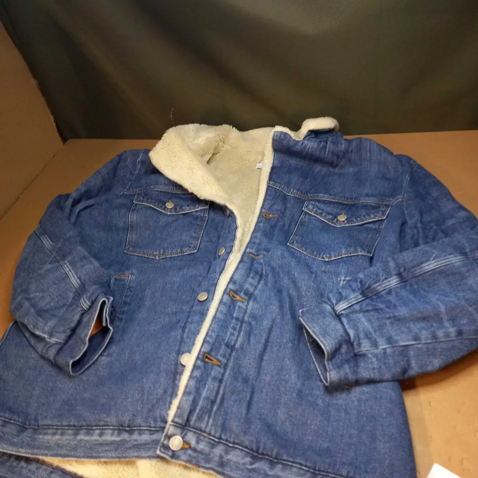 MENS DENIM TRUCKER STYLED JACKET SIZE UNSPECIFIED