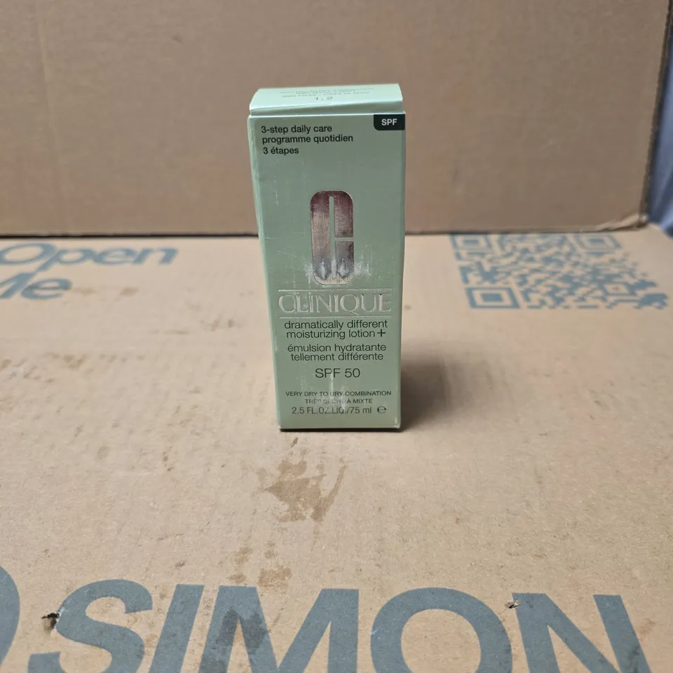 CLINIQUE SPF 50 MOISTURISING LOTION BOXED